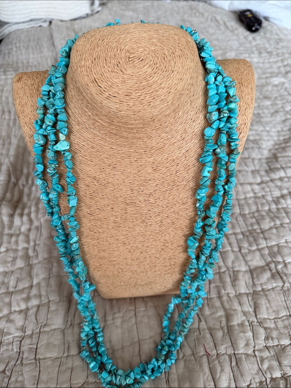 Three strands of beautiful turquoise chips - Picture 3 of 8